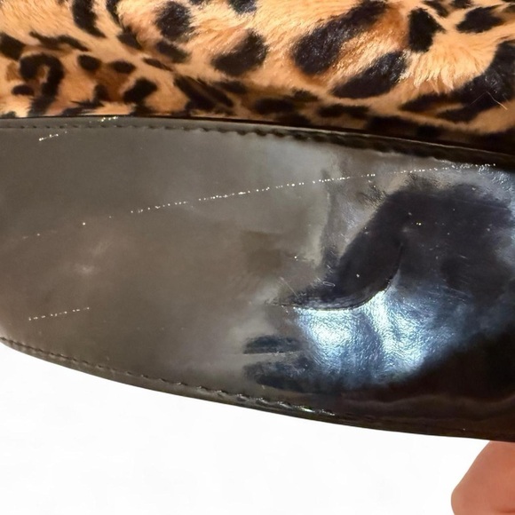 Leopard Print Women's Shoulder Bag with Black Accents Bow EUC - Picture 4 of 7